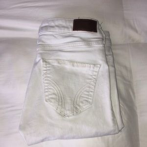 white Hollister ripped skinny jeans